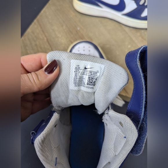 Nike Court Borough Mid 2 White Navy Sneakers  Youth 4.5Y / Women’s 7 - Picture 7 of 8
